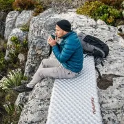 Aislante Inflable Ultraliviano Tuye R5.8 Rectangular