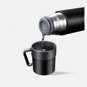 Termo con aislación al vacío 20 hs. Tapa doble 600 ml