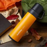 Termo con aislación al vacío 20 hs. Tapa doble 600 ml